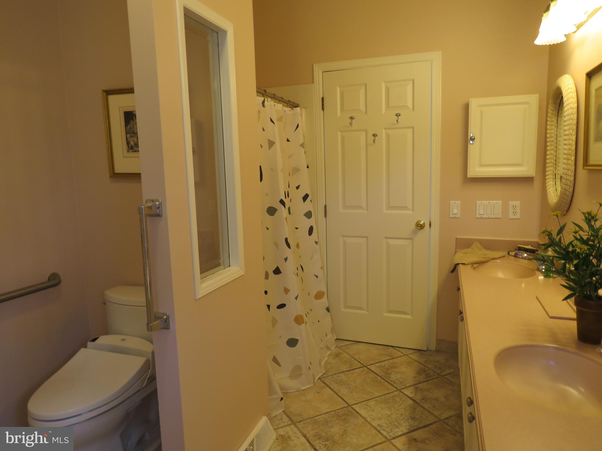 277 Countryside Circle New Hope, PA 18938 - Photo 28 of 41 Primary Bathroom