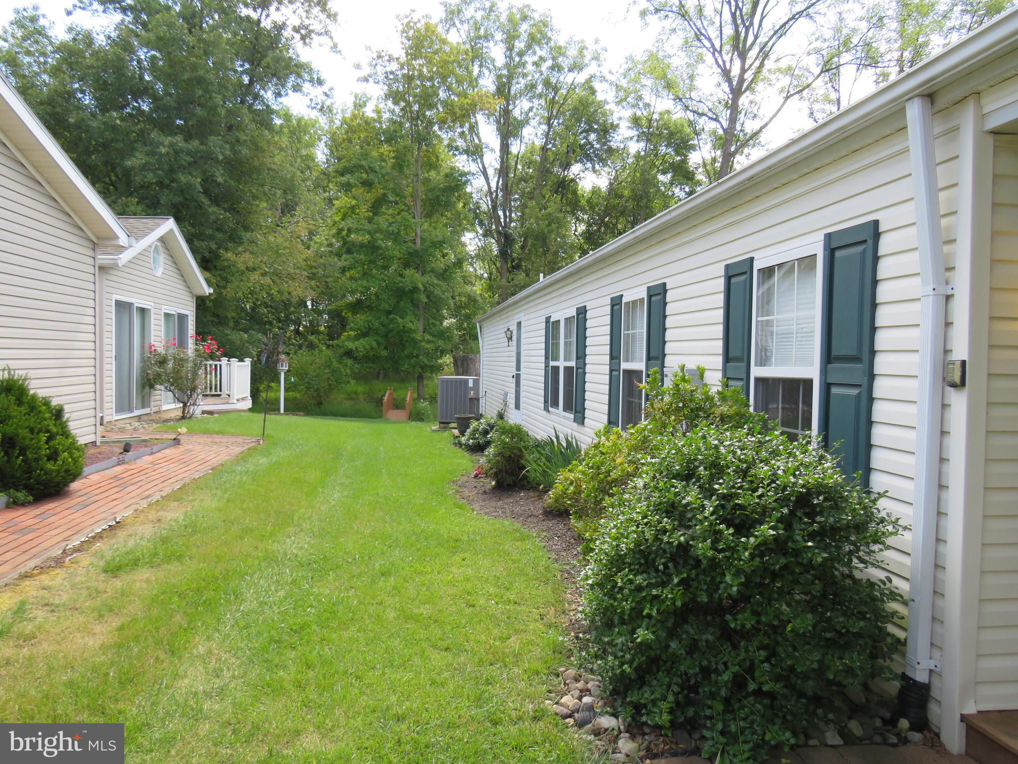 277 Countryside Circle New Hope, PA 18938 - Photo 3 of 41 Side of House