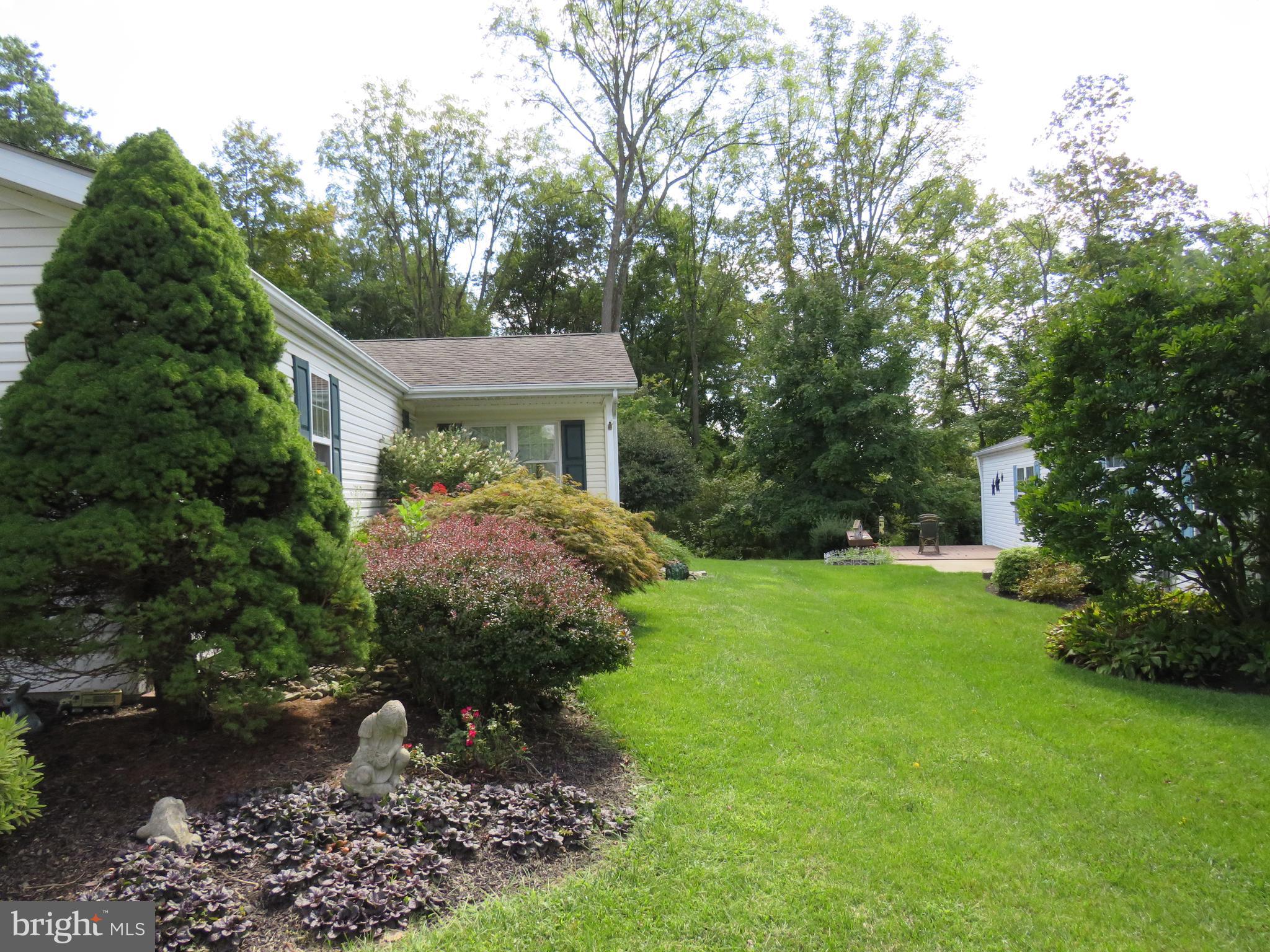 277 Countryside Circle New Hope, PA 18938 - Photo 4 of 41 Side of house