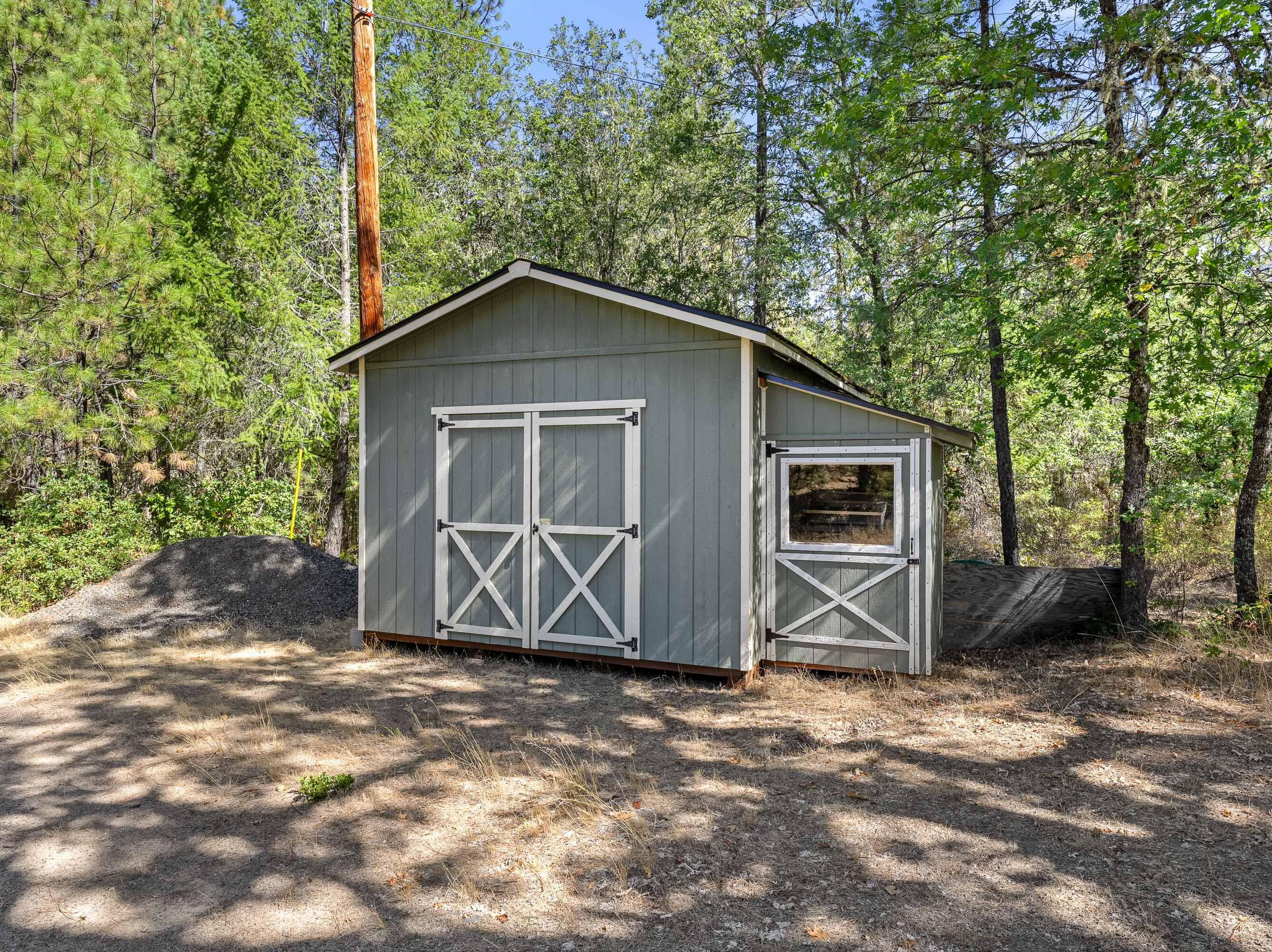 798 Covered Bridge Road Rogue River, OR 97537 - Photo 18 of 39 Storage Shed