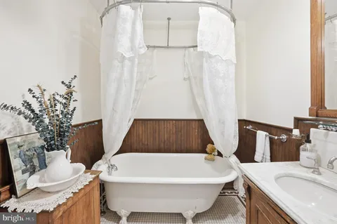 $1,249,000 | 4200 Farragut Street, Hyattsville, MD 20781