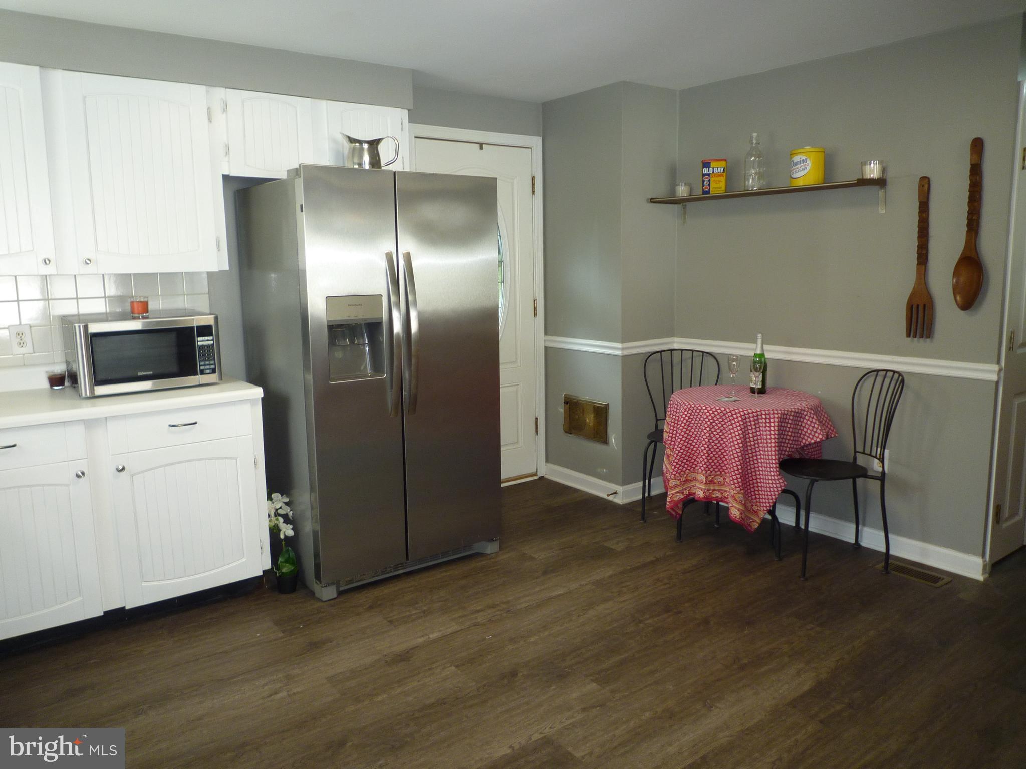 15 University Avenue Baltimore, MD 21228 - Photo 11 of 27 Eat-In Kitchen