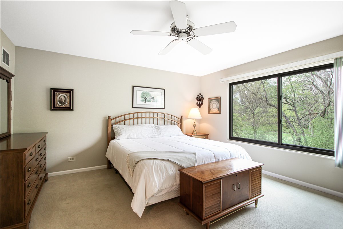 789 Oak Hill Road Lake Barrington, IL 60010 - Photo 14 of 35