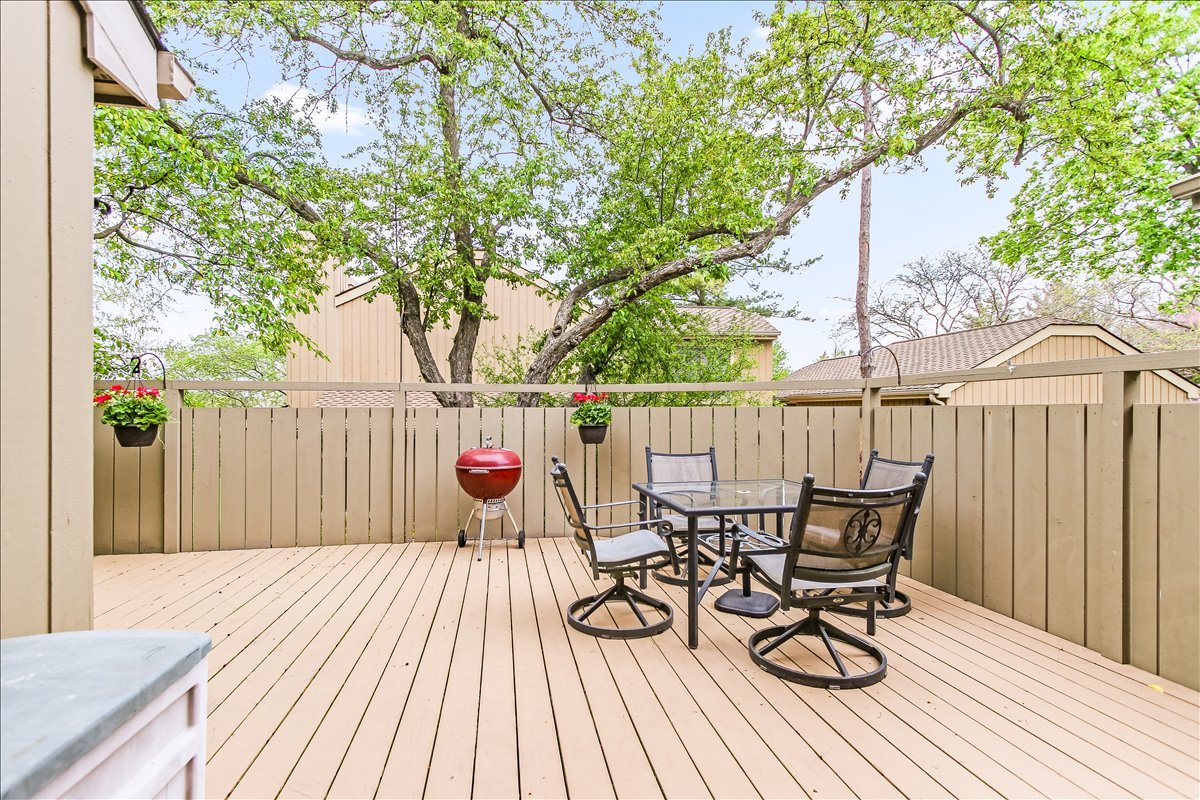 789 Oak Hill Road Lake Barrington, IL 60010 - Photo 20 of 35