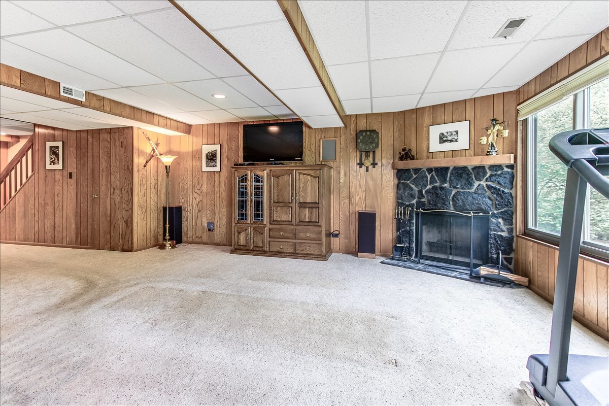 789 Oak Hill Road Lake Barrington, IL 60010 - Photo 24 of 35