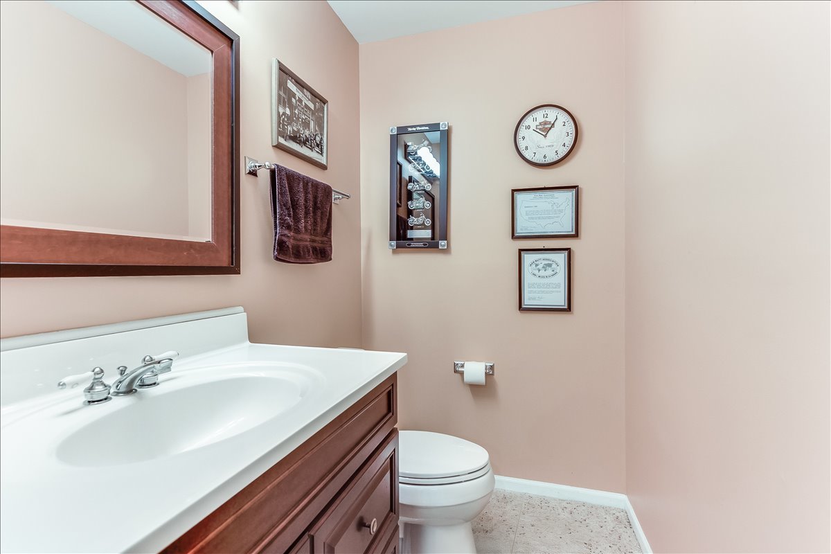 789 Oak Hill Road Lake Barrington, IL 60010 - Photo 26 of 35