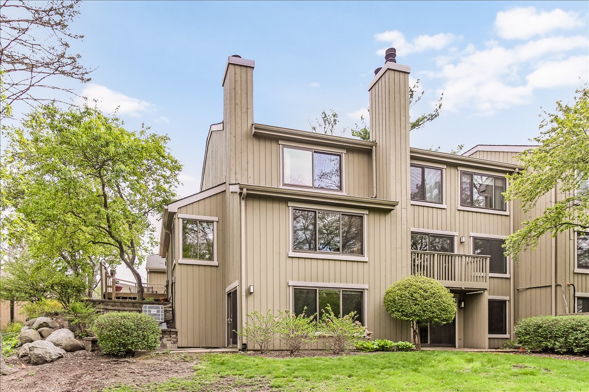 789 Oak Hill Road Lake Barrington, IL 60010 - Photo 29 of 35