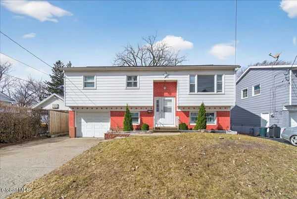 $319,900 | 1750 Hamburg Street, Schenectady, NY 12304