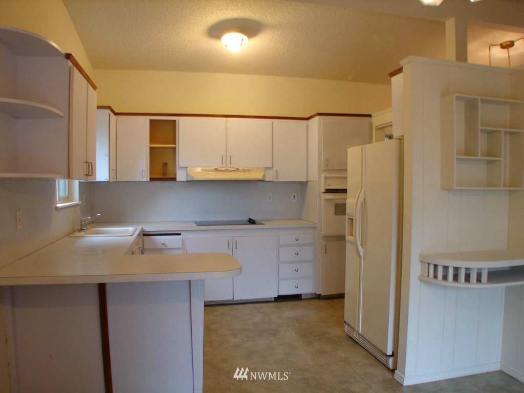 5404 South Prentice Street Seattle, WA 98178 - Photo 3 of 14 Gallery Image 3
