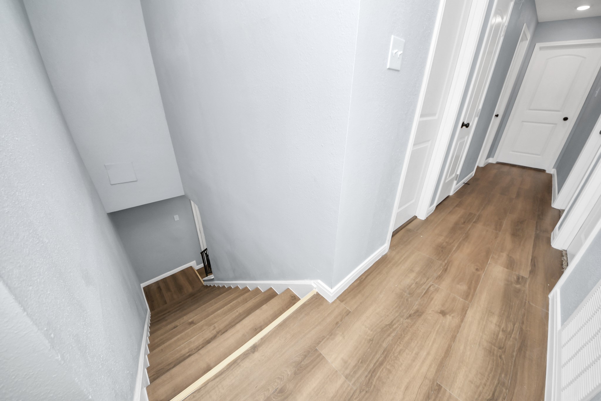 1806 Lacewing Lane Houston, TX 77067 - Photo 15 of 49 a view of a hallway