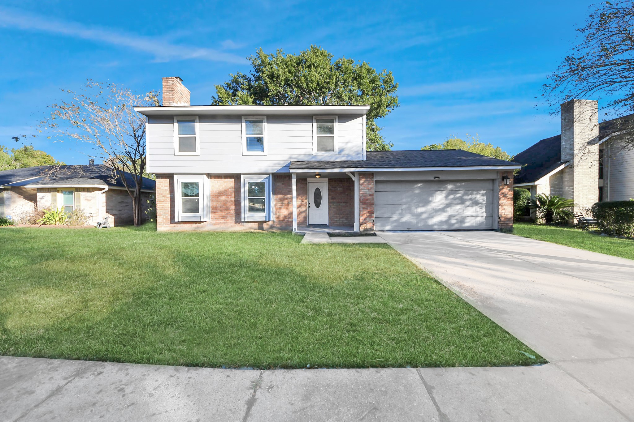 1806 Lacewing Lane Houston, TX 77067 - Photo 40 of 49 front view of a house with a yard