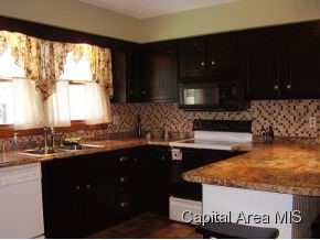 65 Axline Road Chatham, IL 62629 - Photo 7 of 17 Gallery Image 7