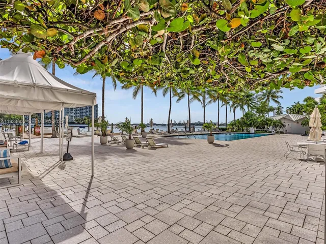$3,000 | 20 Island Avenue, Unit 1215, Miami Beach, FL 33139