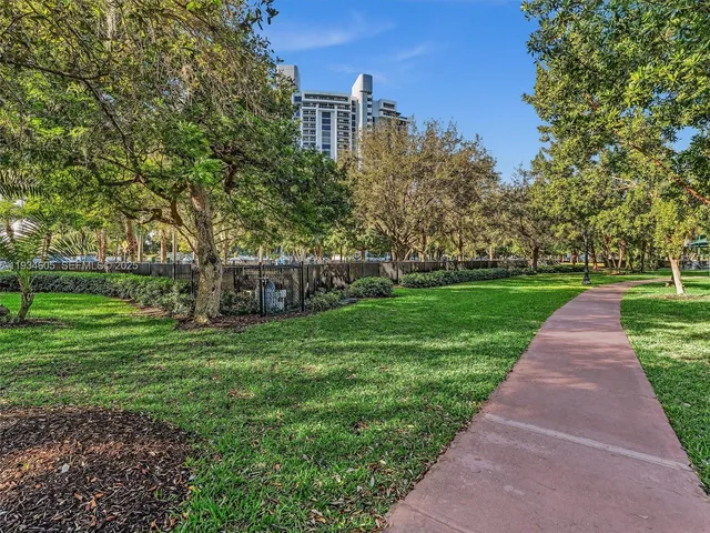 $3,000 | 20 Island Avenue, Unit 1215, Miami Beach, FL 33139