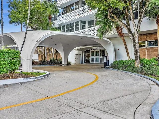 $3,000 | 20 Island Avenue, Unit 1215, Miami Beach, FL 33139
