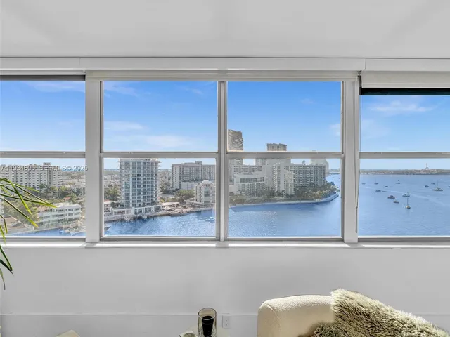 $3,000 | 20 Island Avenue, Unit 1215, Miami Beach, FL 33139