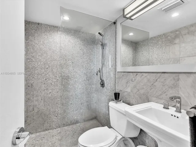 $3,000 | 20 Island Avenue, Unit 1215, Miami Beach, FL 33139