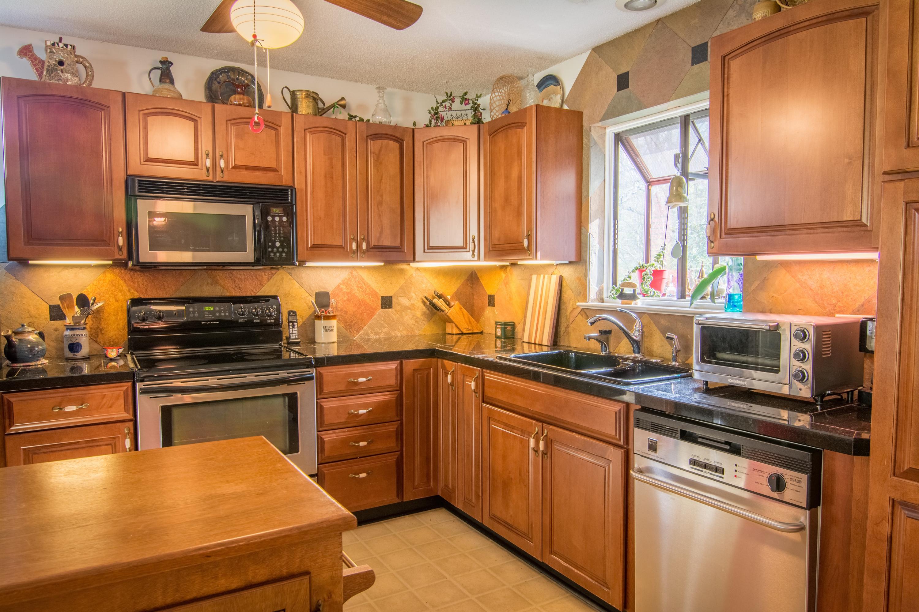 4534 Norcross Road Hixson, TN 37343 - Photo 4 of 27 DSC_5543-HDR