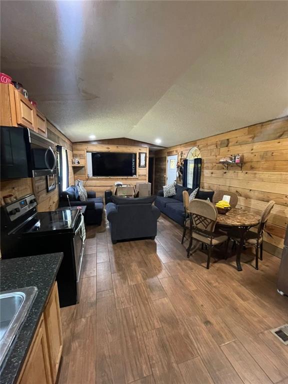 192 Swamp Guinea Road Colbert, GA 30628 - Photo 2 of 28