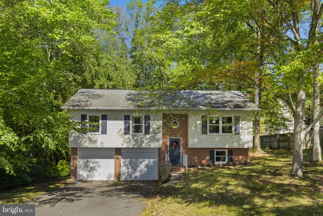 $450,000 | 1703 Sherwood Drive, Fredericksburg, VA 22405