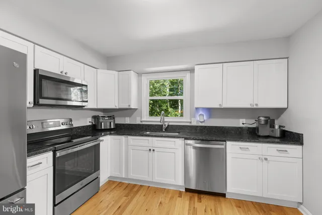 $450,000 | 1703 Sherwood Drive, Fredericksburg, VA 22405