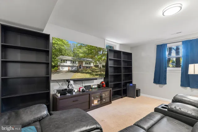 $450,000 | 1703 Sherwood Drive, Fredericksburg, VA 22405