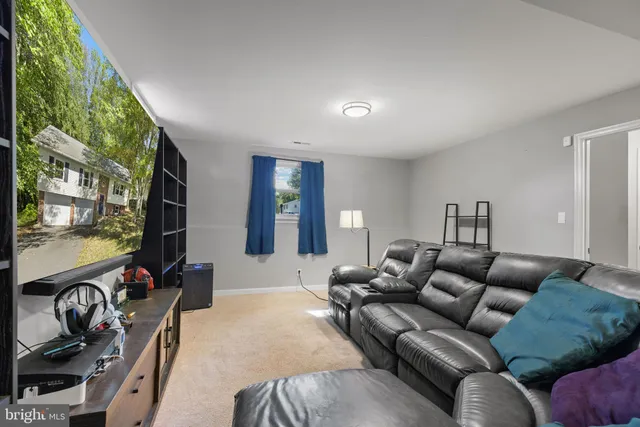 $450,000 | 1703 Sherwood Drive, Fredericksburg, VA 22405