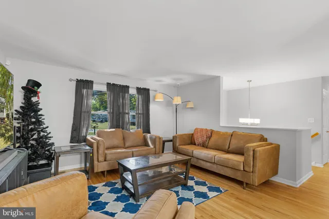 $450,000 | 1703 Sherwood Drive, Fredericksburg, VA 22405