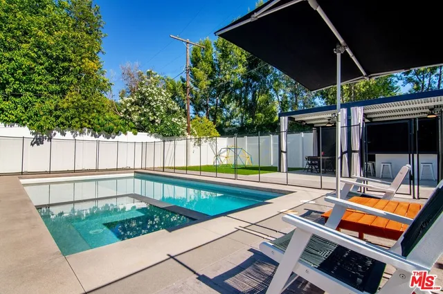 $13,000 | 18328 Bessemer Street, Tarzana, CA 91335