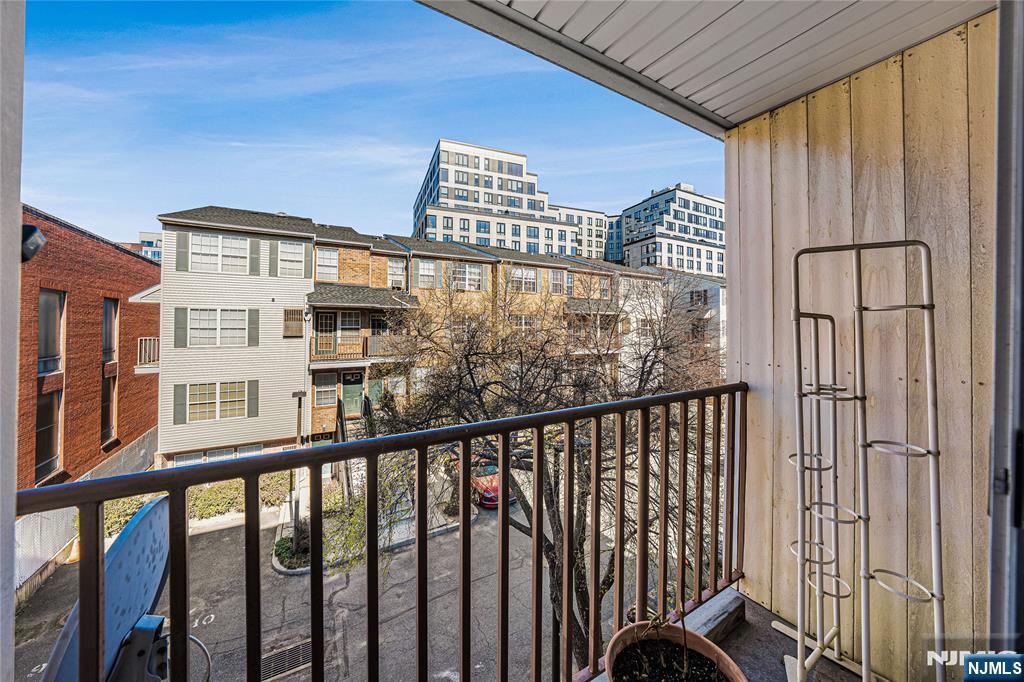 84 Union Street Newark, NJ 07105 - Photo 4 of 36