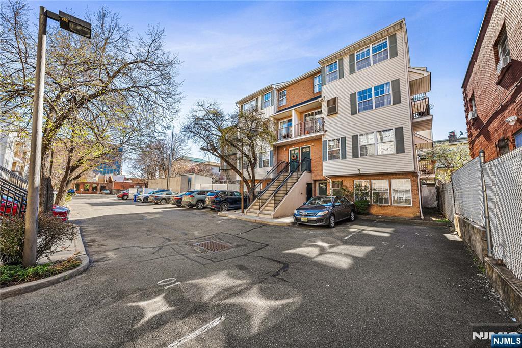 84 Union Street Newark, NJ 07105 - Photo 5 of 36