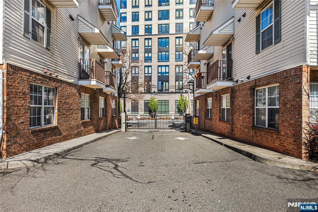 84 Union Street Newark, NJ 07105 - Photo 7 of 36