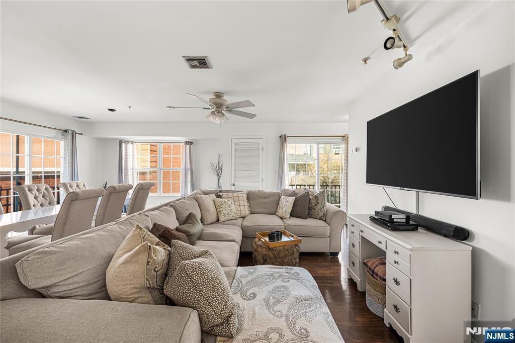 84 Union Street Newark, NJ 07105 - Photo 9 of 36