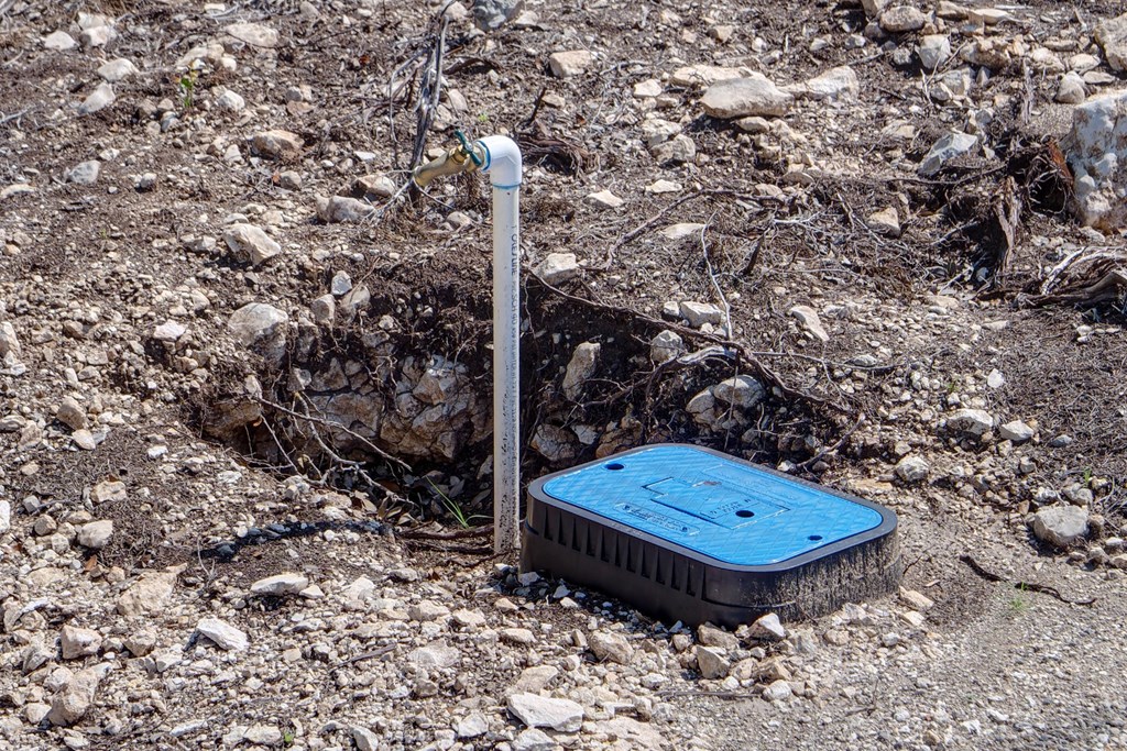 570 Ranch Rim Drive West, Unit 455 Ingram, TX 78025 - Photo 3 of 19 a view of a backyard