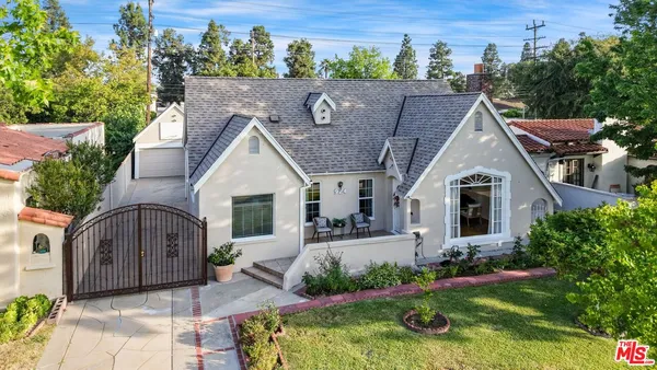 $1,795,000 | 924 East Glenoaks Boulevard, Glendale, CA 91207