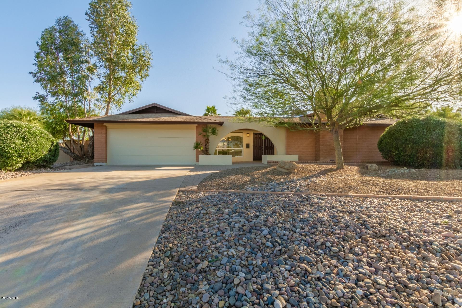 2431 East Cochise Road Phoenix, AZ 85028 - Photo 2 of 39 Cochise (2)