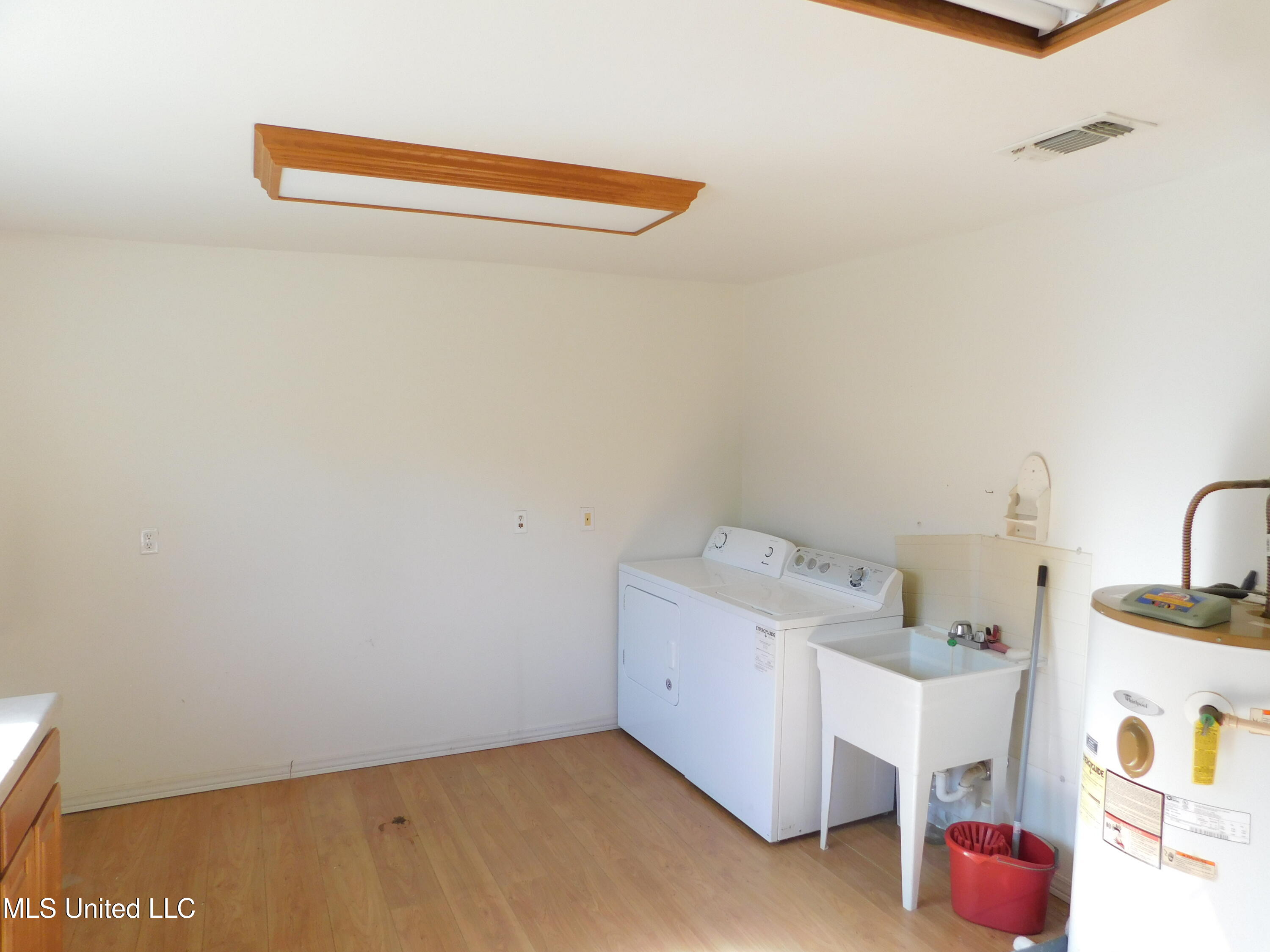 7041-7047 Kiln Delisle Road Pass Christian, MS 39571 - Photo 12 of 28 Laundry Room