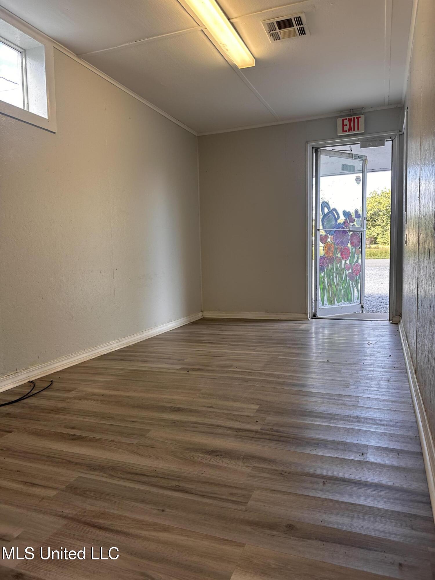 7041-7047 Kiln Delisle Road Pass Christian, MS 39571 - Photo 15 of 28 Lobby