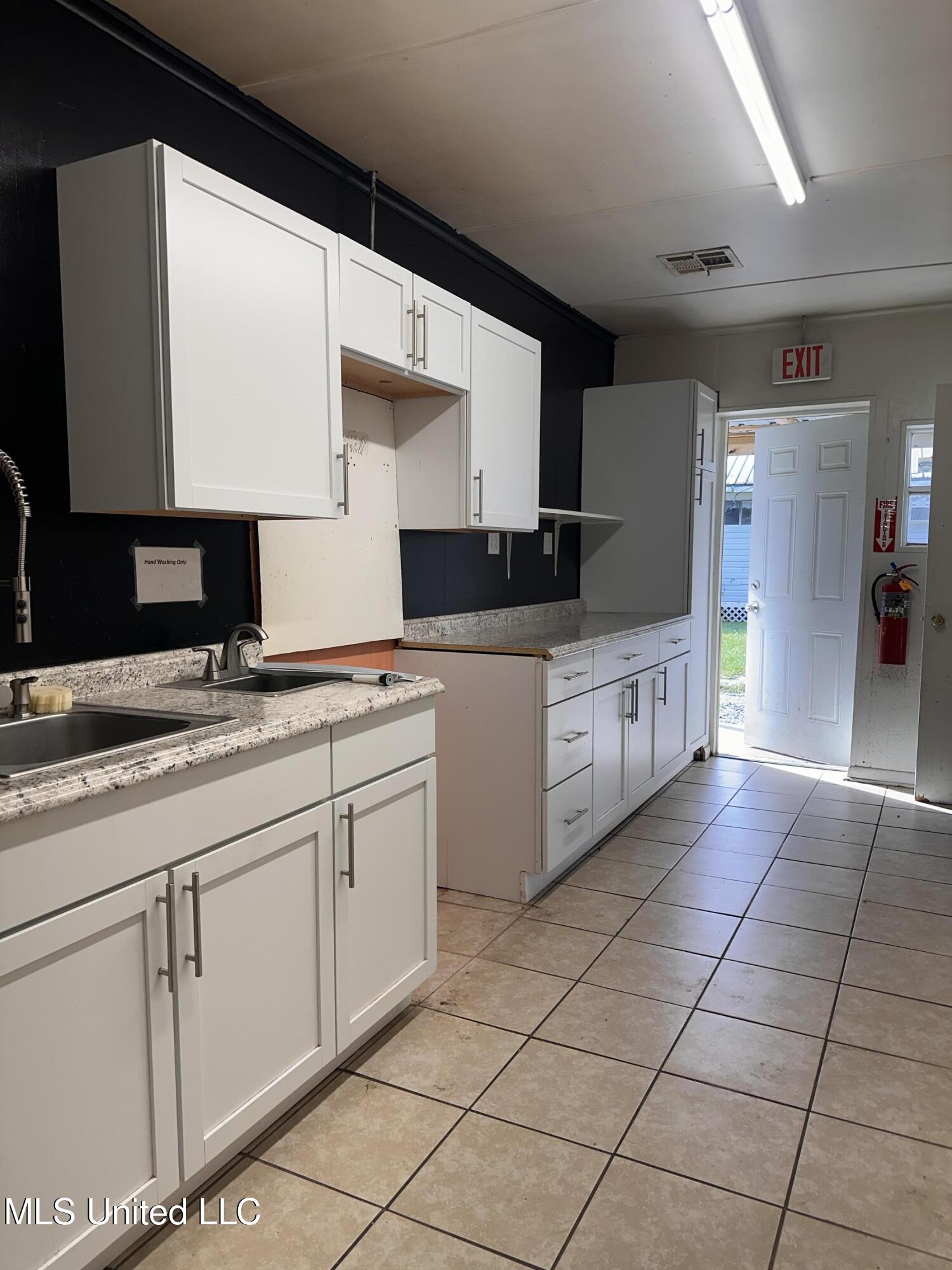 7041-7047 Kiln Delisle Road Pass Christian, MS 39571 - Photo 16 of 28 Kitchen