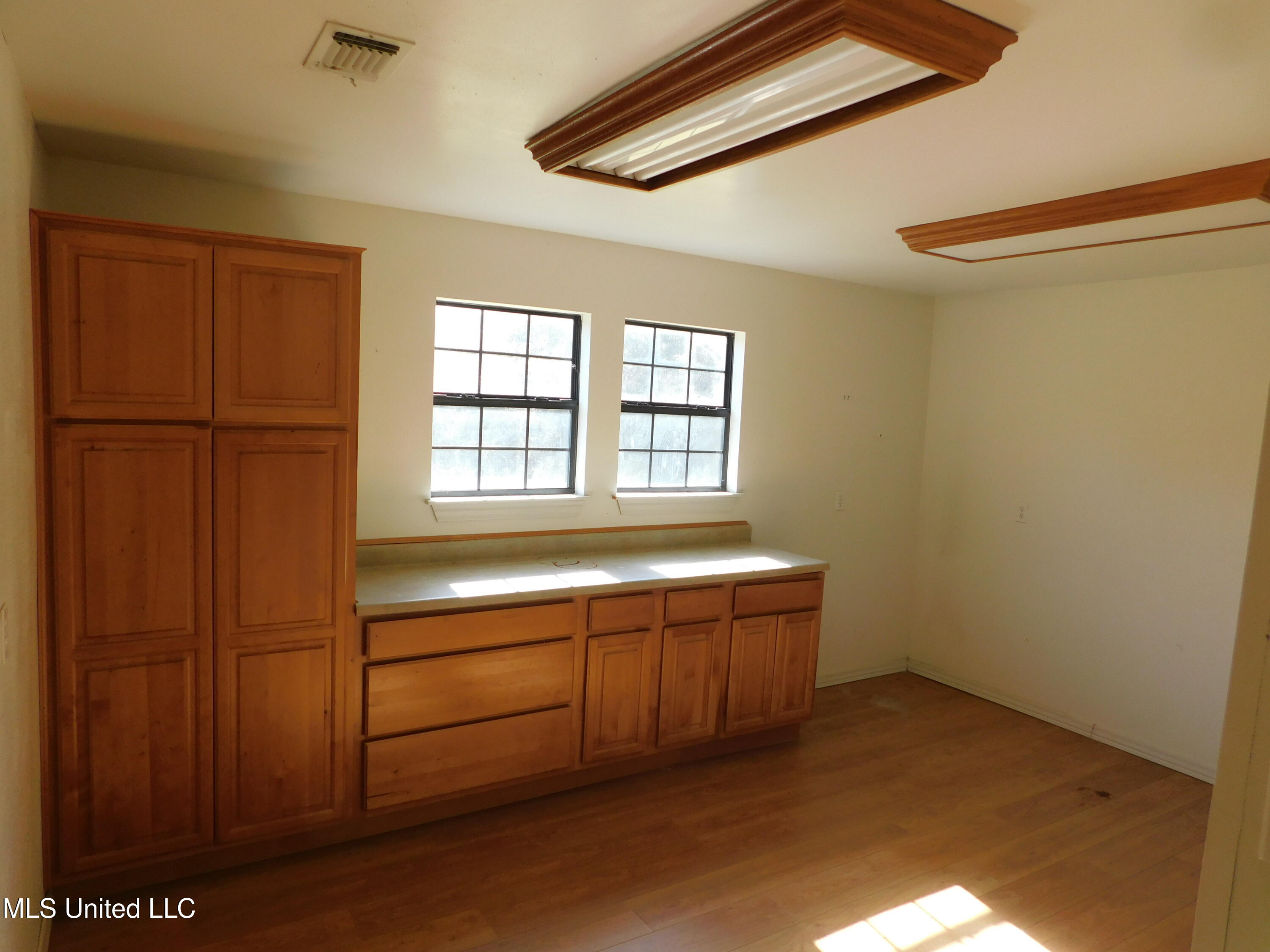 7041-7047 Kiln Delisle Road Pass Christian, MS 39571 - Photo 5 of 28 Butler Pantry