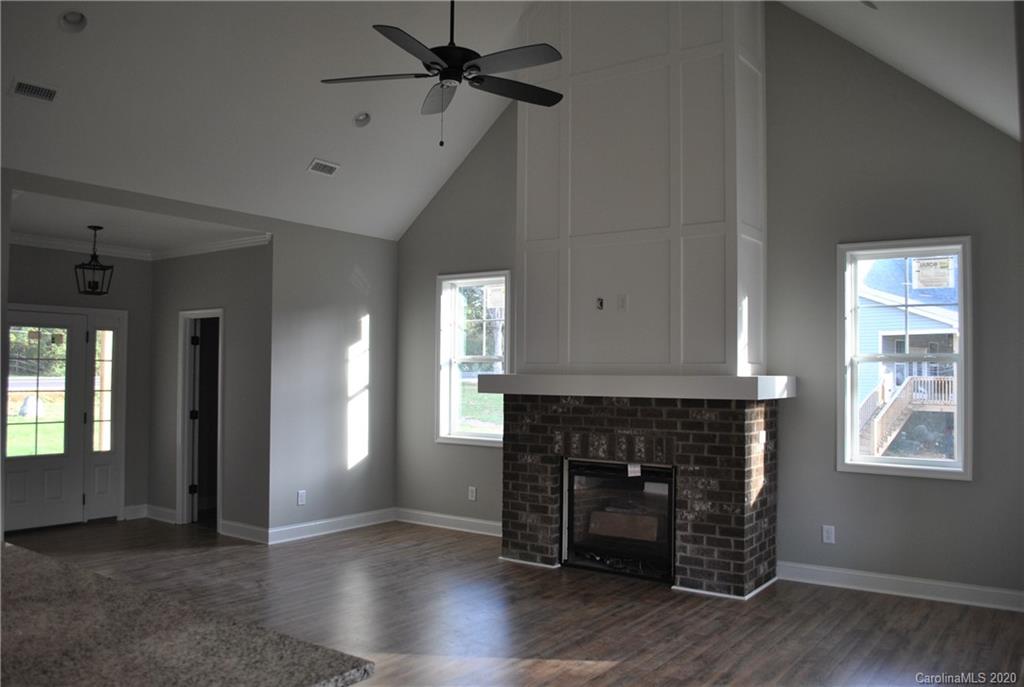 1011 Kendrick Road Clover, SC 29710 - Photo 4 of 19 Gallery Image 4