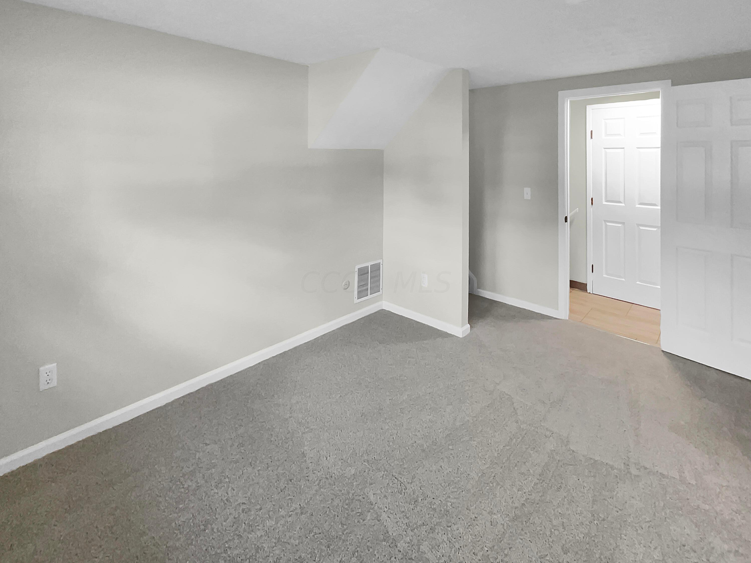 6325 Arnett Road Westerville, OH 43081 - Photo 14 of 21 photo_14