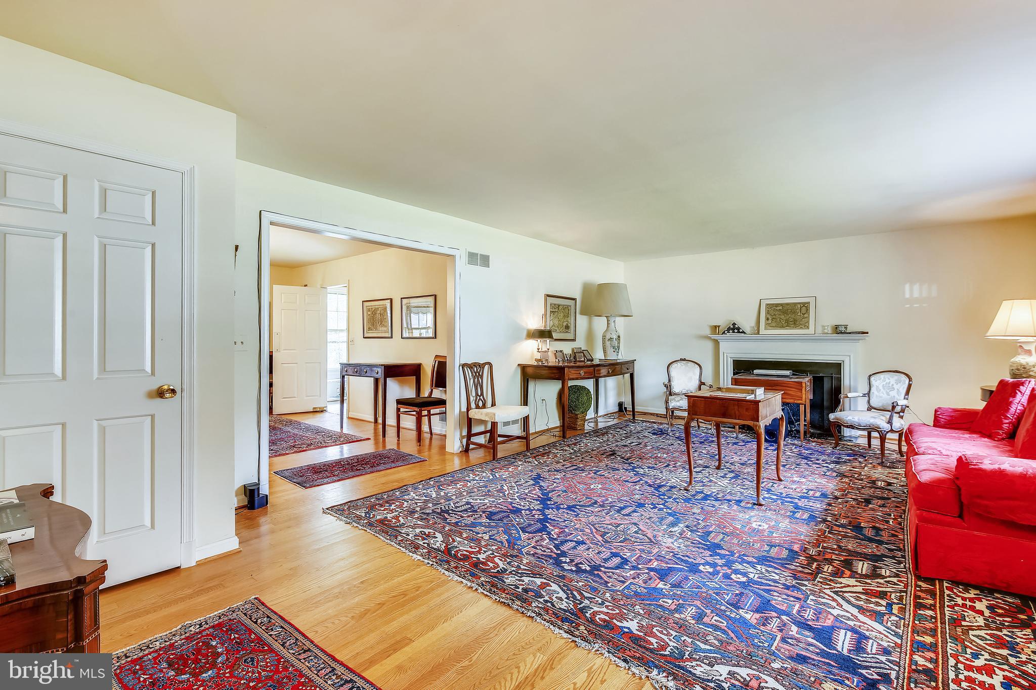 6020 Overlea Road Bethesda, MD 20816 - Photo 4 of 32 Large Living Room Off Entry Foyer