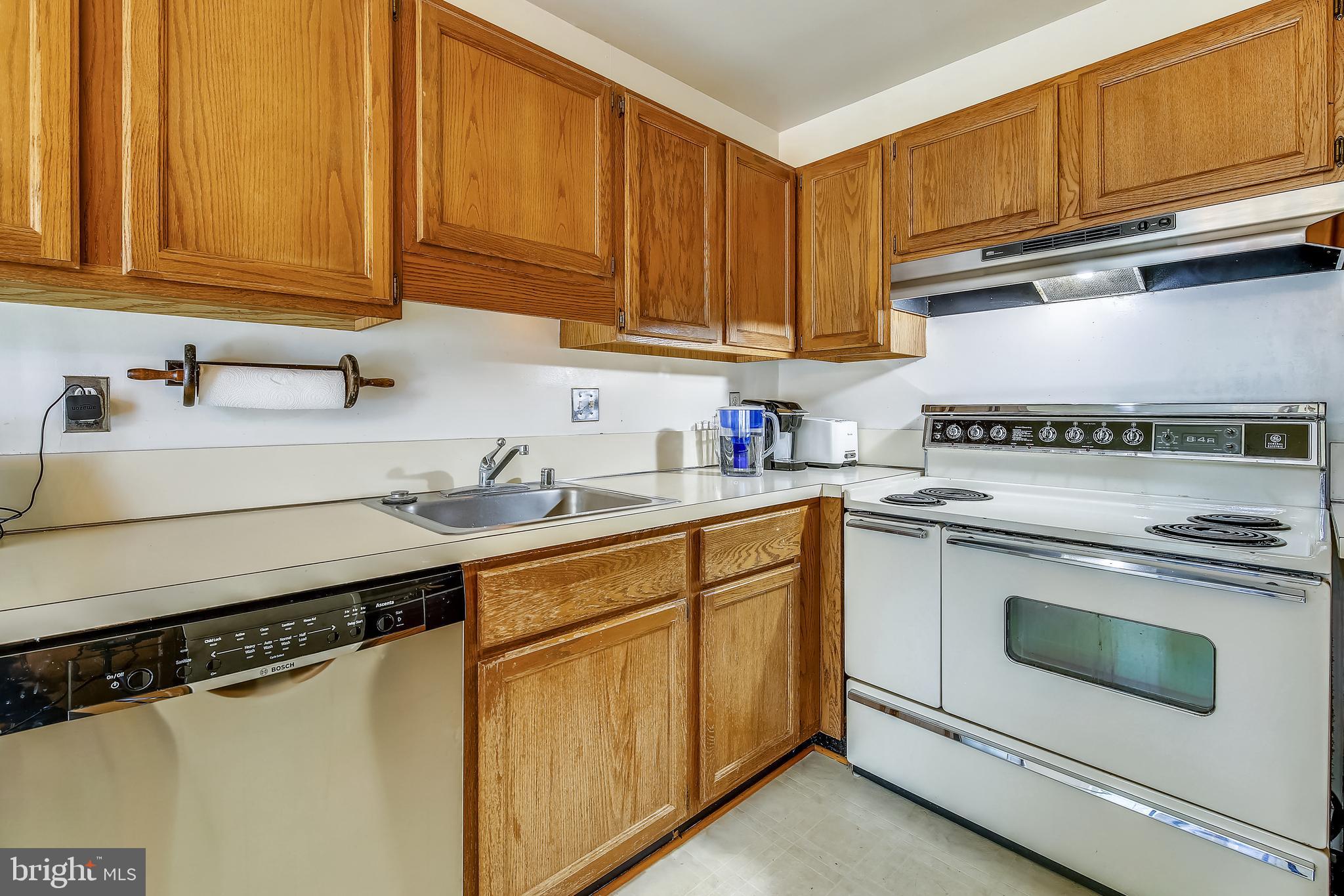 6020 Overlea Road Bethesda, MD 20816 - Photo 8 of 32 Kitchen