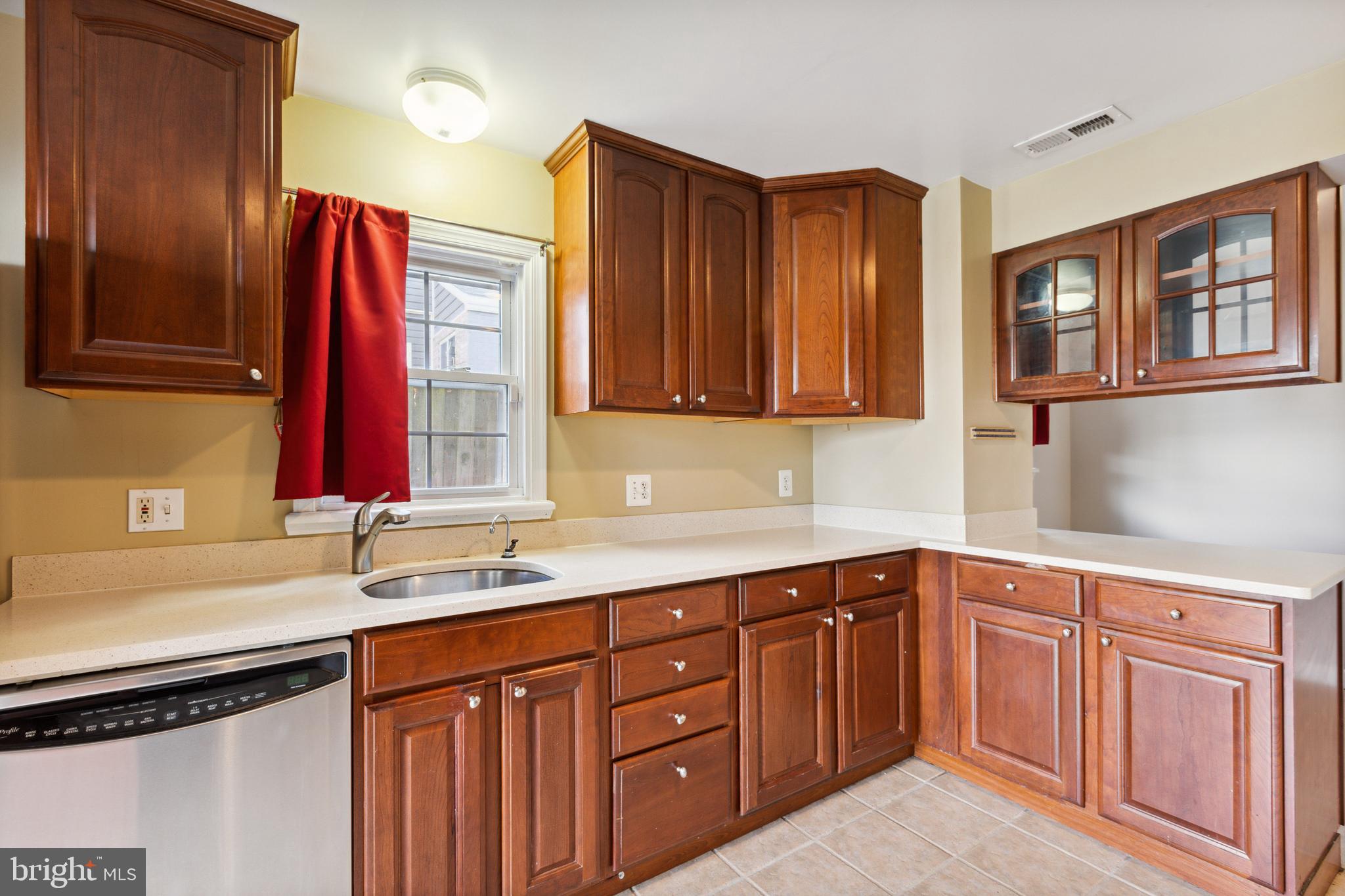 9317 Glenville Road Silver Spring, MD 20901 - Photo 10 of 63 Gallery Image 10