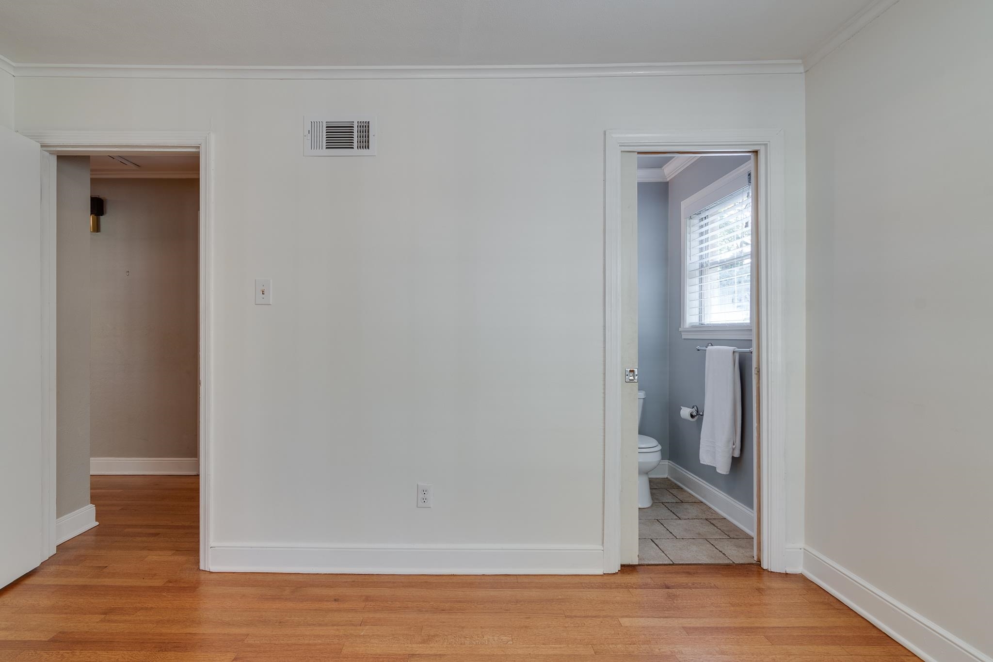 4165 Minden Road Memphis, TN 38117 - Photo 21 of 25 a view of a bathroom from a hallway