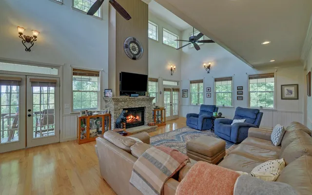 $859,900 | 102 Summit Way, Blairsville, GA 30512