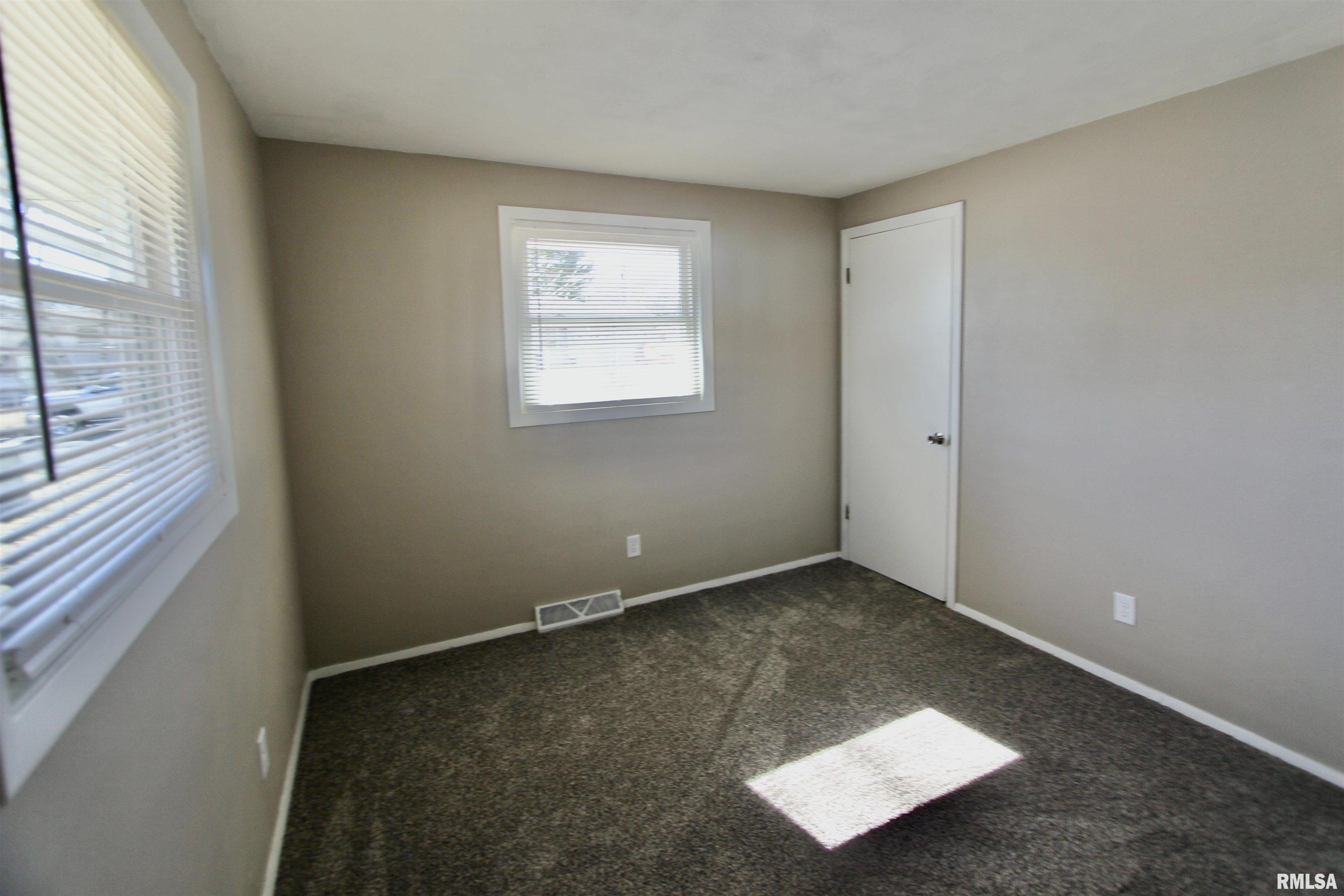 5227 West Airways Road Peoria, IL 61607 - Photo 33 of 55