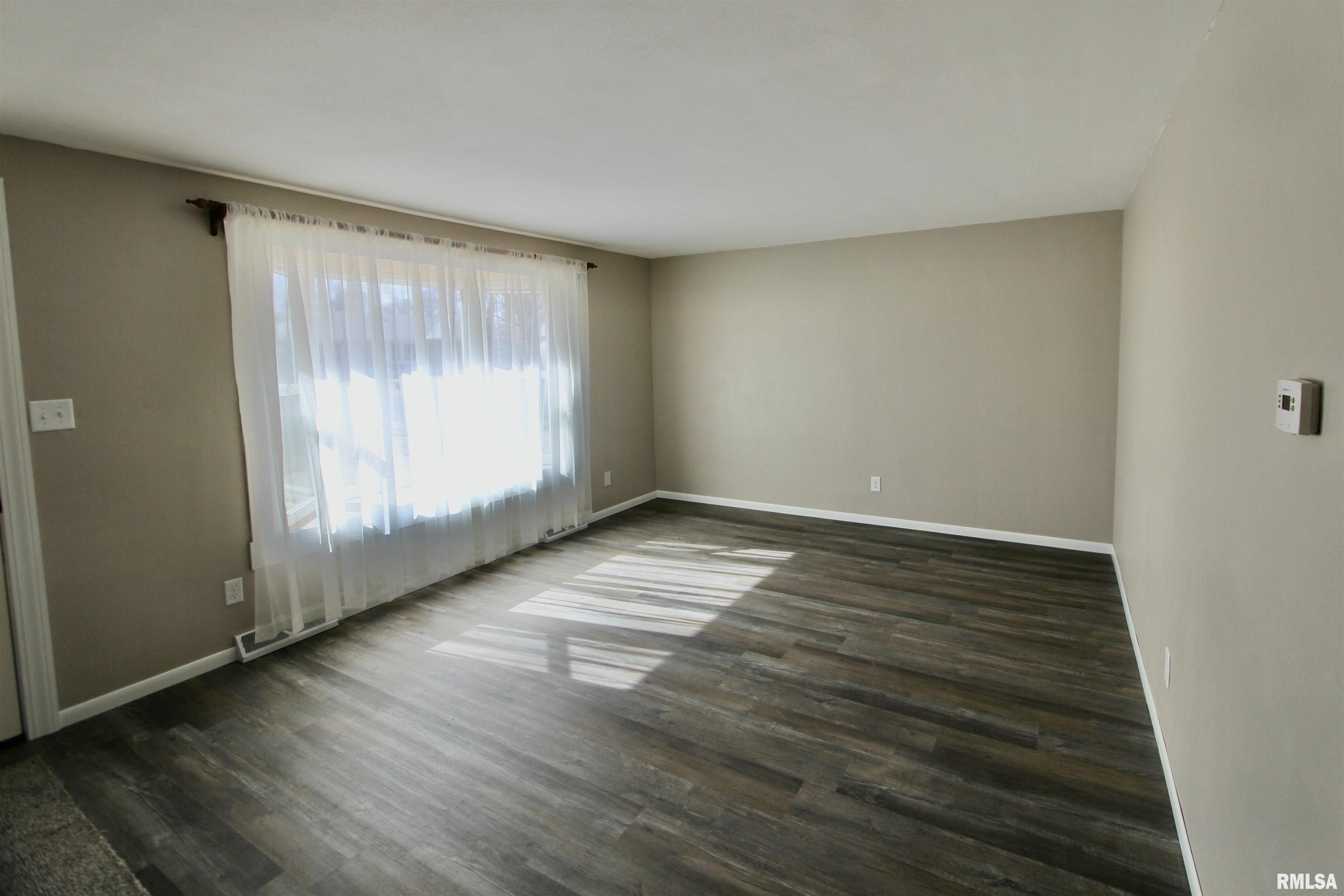 5227 West Airways Road Peoria, IL 61607 - Photo 5 of 55