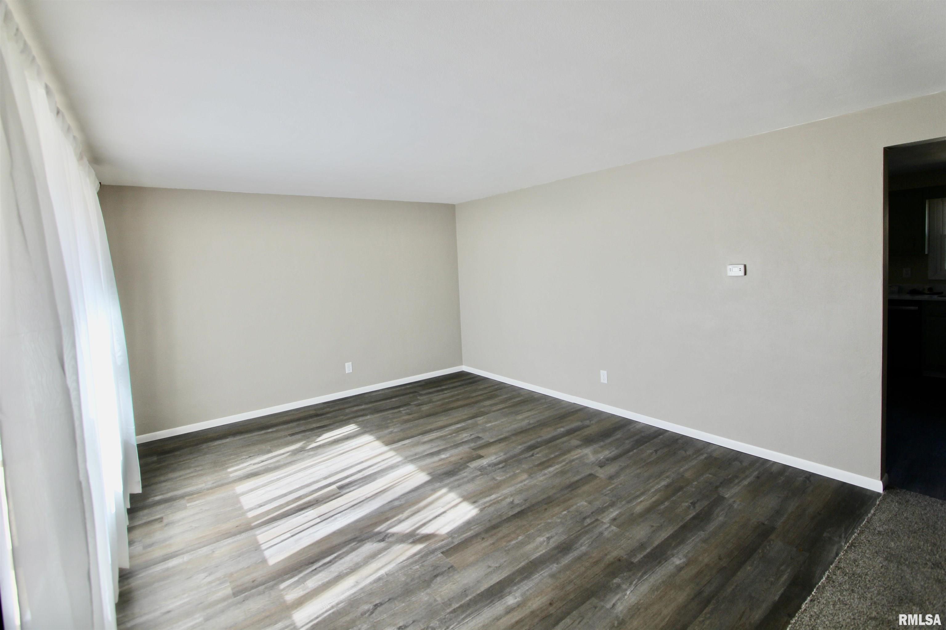 5227 West Airways Road Peoria, IL 61607 - Photo 6 of 55